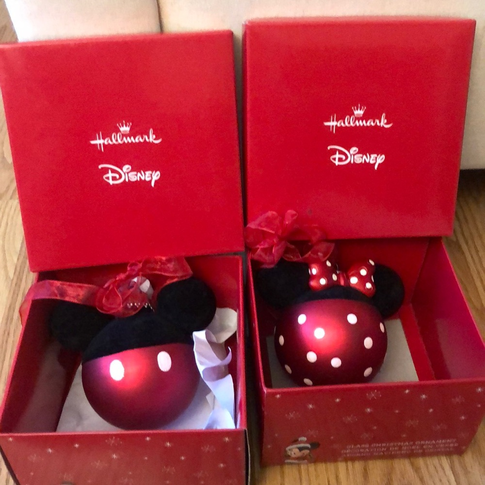 DISNEY CHRISTMAS ORNAMENT